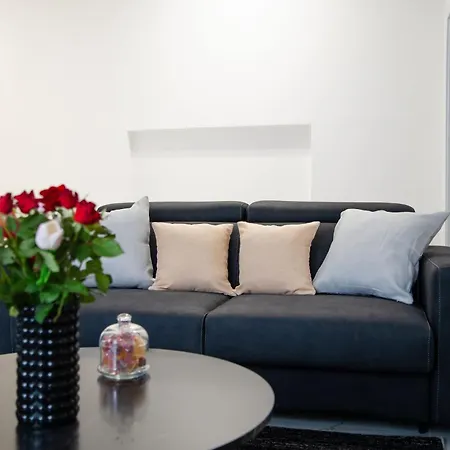 Nuova Arte - Dal Di Allo Stadio 코모