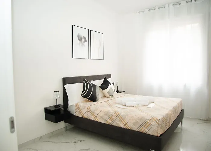 Nuova Arte - Dal Di Allo Stadio קומו